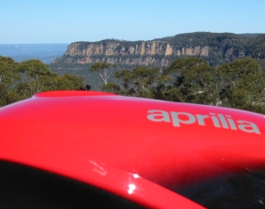 aprilia in front of narrowneck plateau - tony fathers