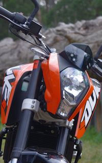 KTM 200 Duke front on